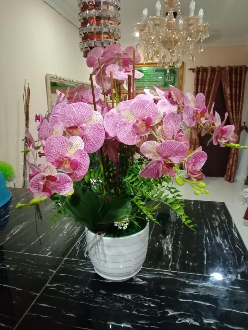 Gubahan Bunga Orkid Tiruan Home Furniture Home Decor On Carousell