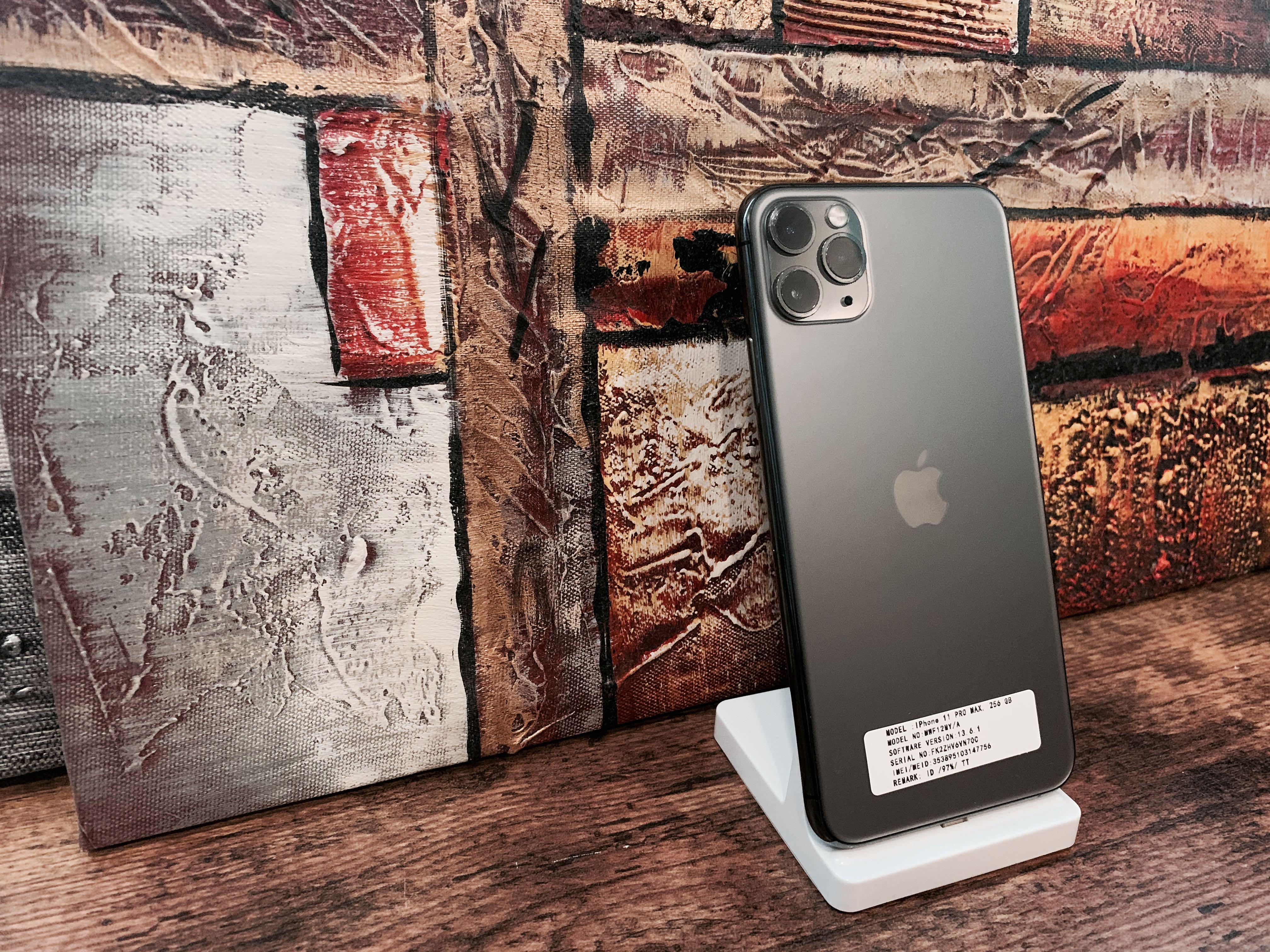 Iphone 11 Pro Max 256gb My Midnight Green Official Mobile Phones Tablets Iphone Iphone 11 Series On Carousell
