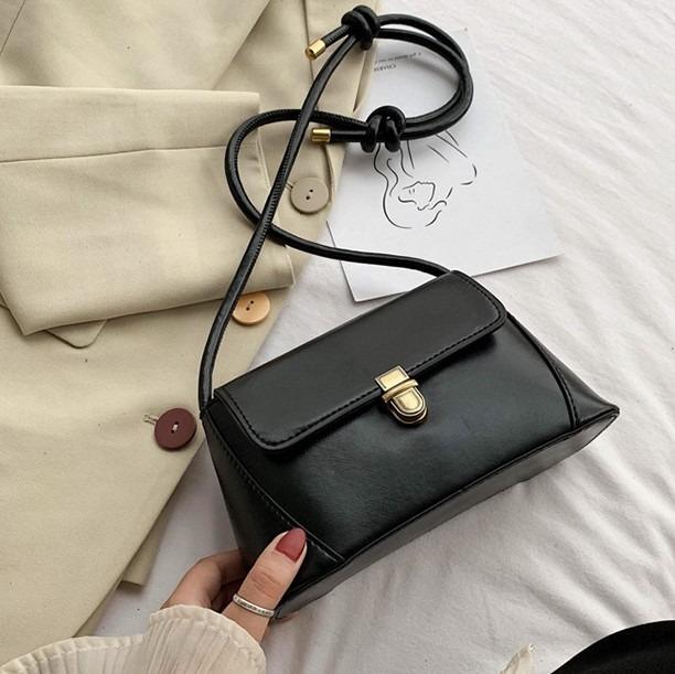 Korean Women Stylish Baguette Bag Black Sling Beg Elegant Casual Shoulder Handbag Begtangan New Fashion Fesyen Wanita 2020 Women S Fashion Bags Wallets On Carousell