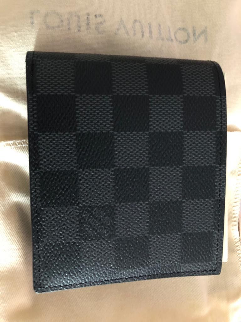 Louis Vuitton Amerigo Wallet, Men's Fashion, Watches & Accessories, Wallets  & Card Holders on Carousell