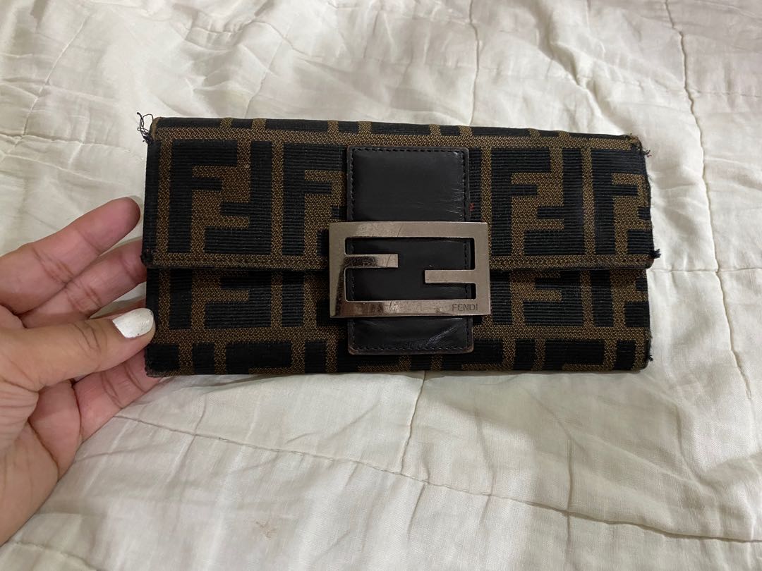 Women's fendi sales wallet