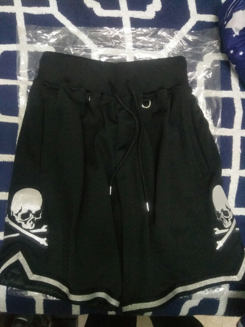 MASTERMIND JAPAN x Mitchell & Ness Shorts, 男裝, 褲＆半截裙, 沙灘 