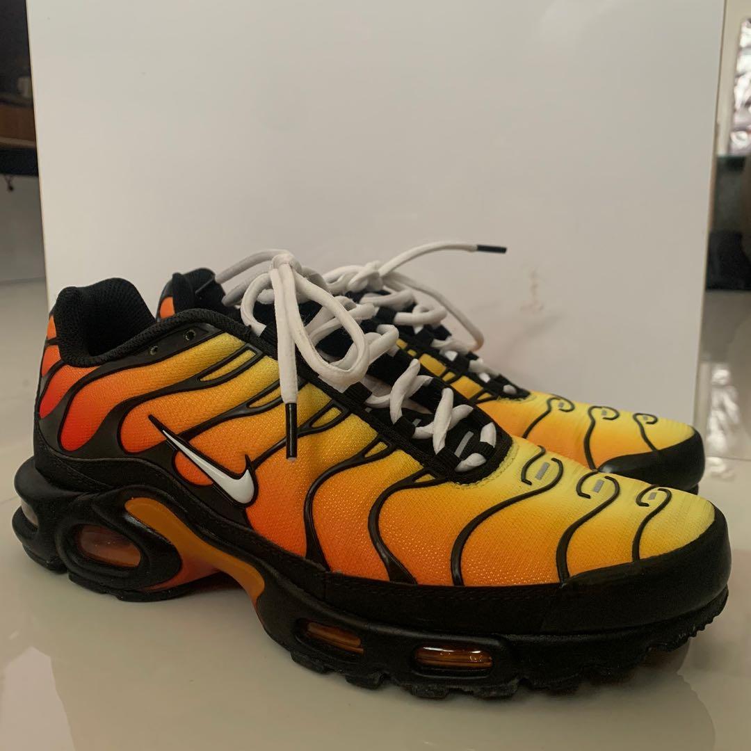 nike air max plus tiger orange