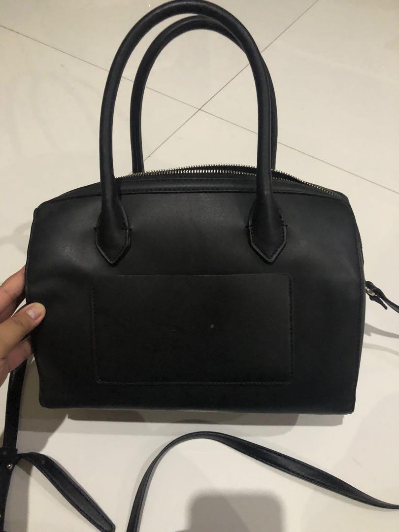 Parfois Faux Leather Handbag (Category: Tote Bags) located in Taguig. Submitted by donjon01 (Listing ID 1035239059, Image 3). Description: Handbag in great condition :) small dot from make up stain, otherwise 9/10 condition. .