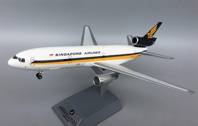Singapore Airline (SIA) McDonnell-Douglas DC-10-30 Model (1:200