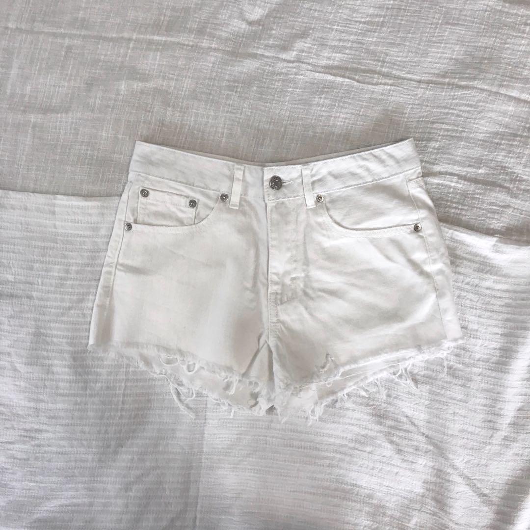 white denim pull on jeans
