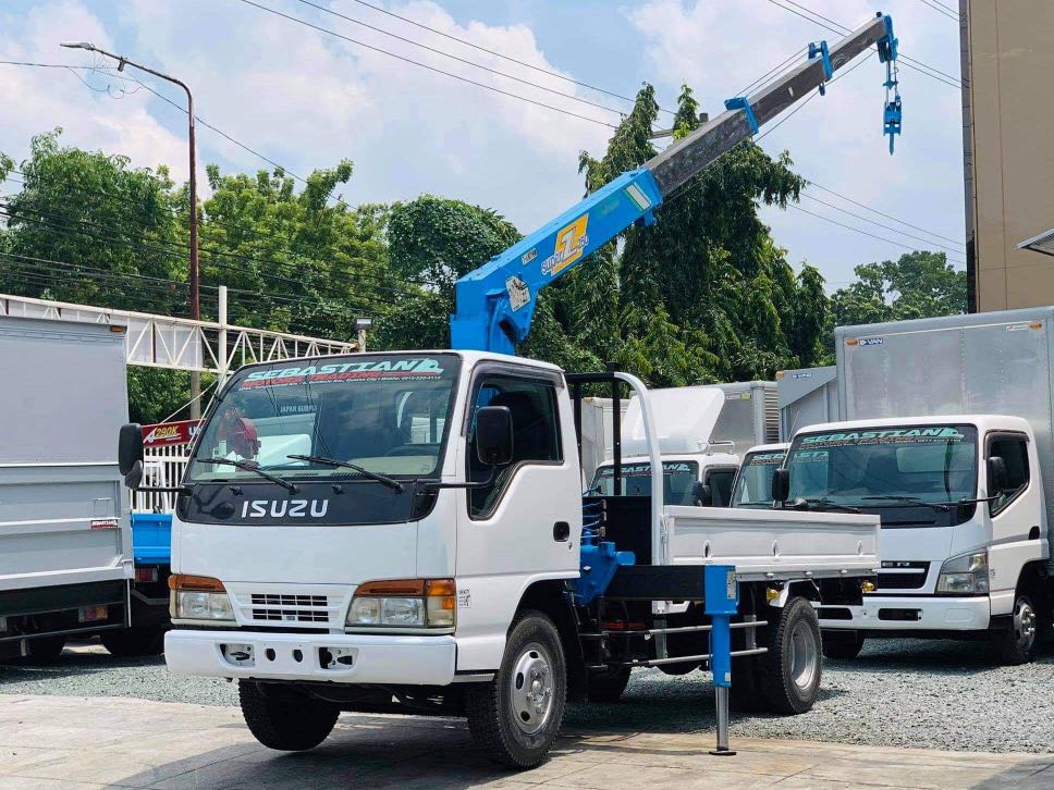 2020 Isuzu Elf boom truck NKR 2.53T 4 Section Crane 4HF1 Engine In