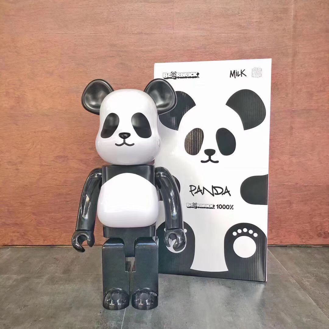 Bearbrick milk panda 1000%, 興趣及遊戲, 玩具& 遊戲類- Carousell