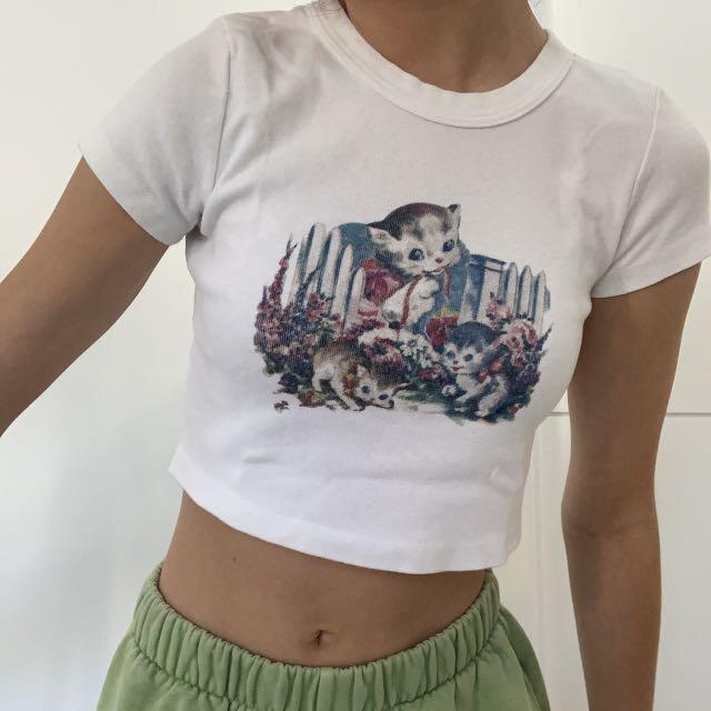 Brandy Melville Ashlyn Kittens Top Cropped White Graphic Tee Women S Fashion Tops Other Tops On Carousell