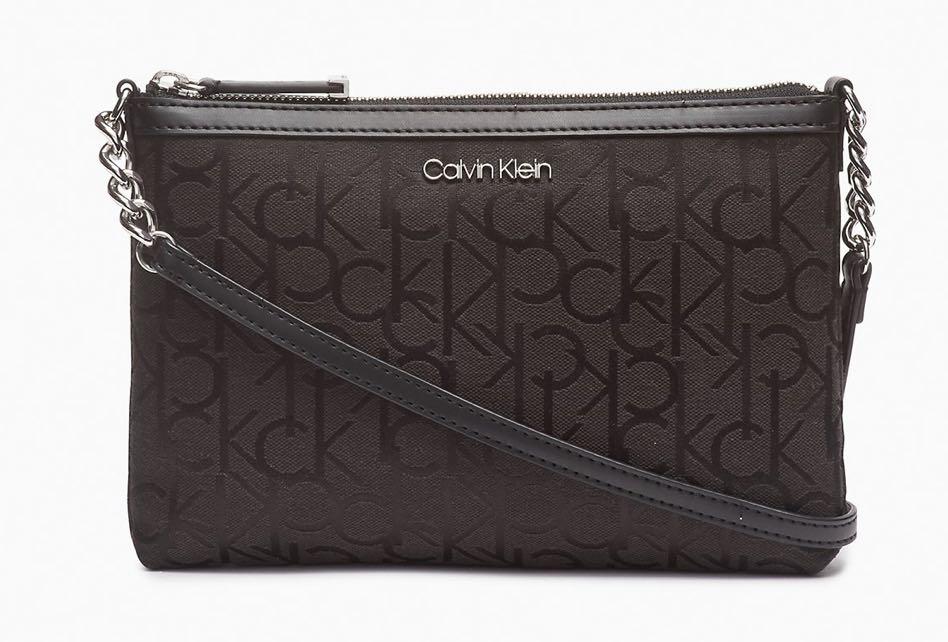 Monogram logo chainlink store shoulder zip bag