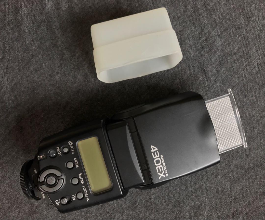 Canon Flash Speedlight EX430 (Category: Flashes) located in Makati City. Submitted by alimak (Listing ID 1035367566, Image 3). Description: No issues. In good working condition. Comes with Stofen diffuser..