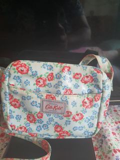 (Category: ) located in . Submitted by bag_collections (Listing ID 1035403658, Image 1). Description: .