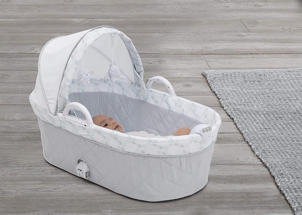 Deluxe moses bassinet hot sale