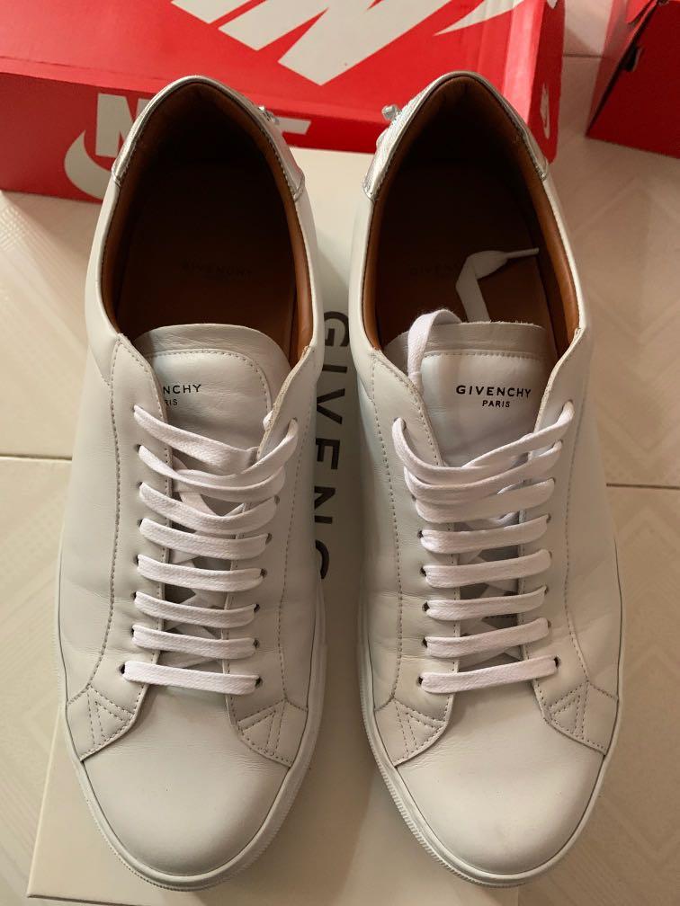 Givenchy （分類：波鞋）位於 Hong Kong。 由 ctszc126 提交（商品編號 1035349853，圖片 3）。簡介： 著過幾次有鞋盒冇鞋袋。 eu 42。