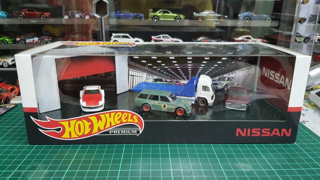 hot wheels premium nissan garage