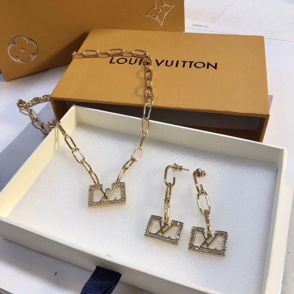 Louis Vuitton necklace and bracelet (preorder) (Category: Luxury Accessories) located in Angeles City. Submitted by gogo.sparkle (Listing ID 1035355917, Image 2). Description: 1000 each .