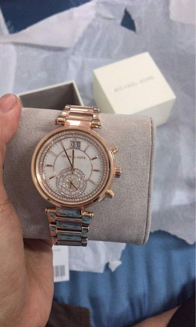 MK watch (Category: Women's Watches) located in Manila. Submitted by kldeclutter (Listing ID 271536566, Image 2). Description: good as new mganda sa personal.