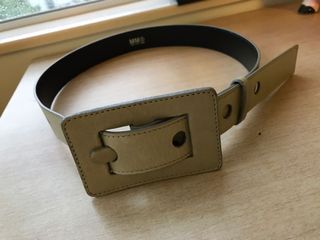 （分類：）位於 。 由 dinsim 提交（商品編號 1035437840，圖片 1）。簡介： 。