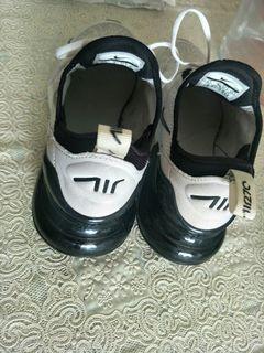 Nike Air max270鞋