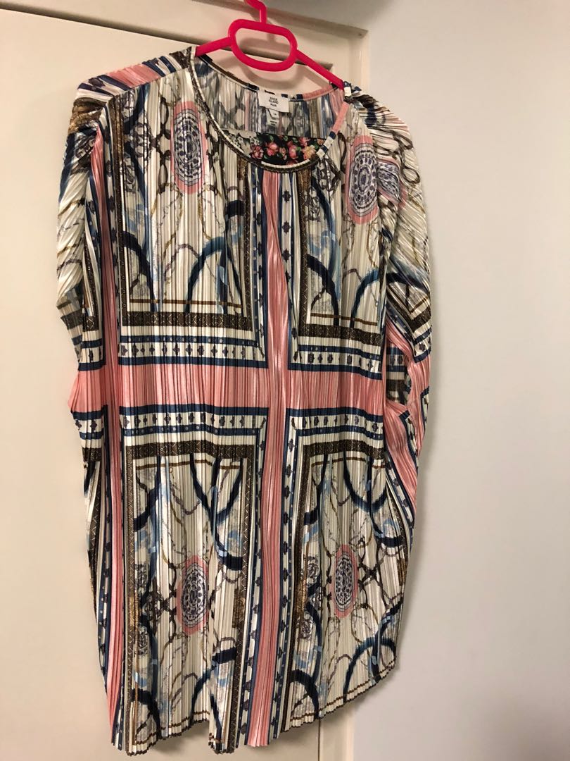 River Island (UK) 18 Silk Top, Women's Fashion, Tops, Other Tops on