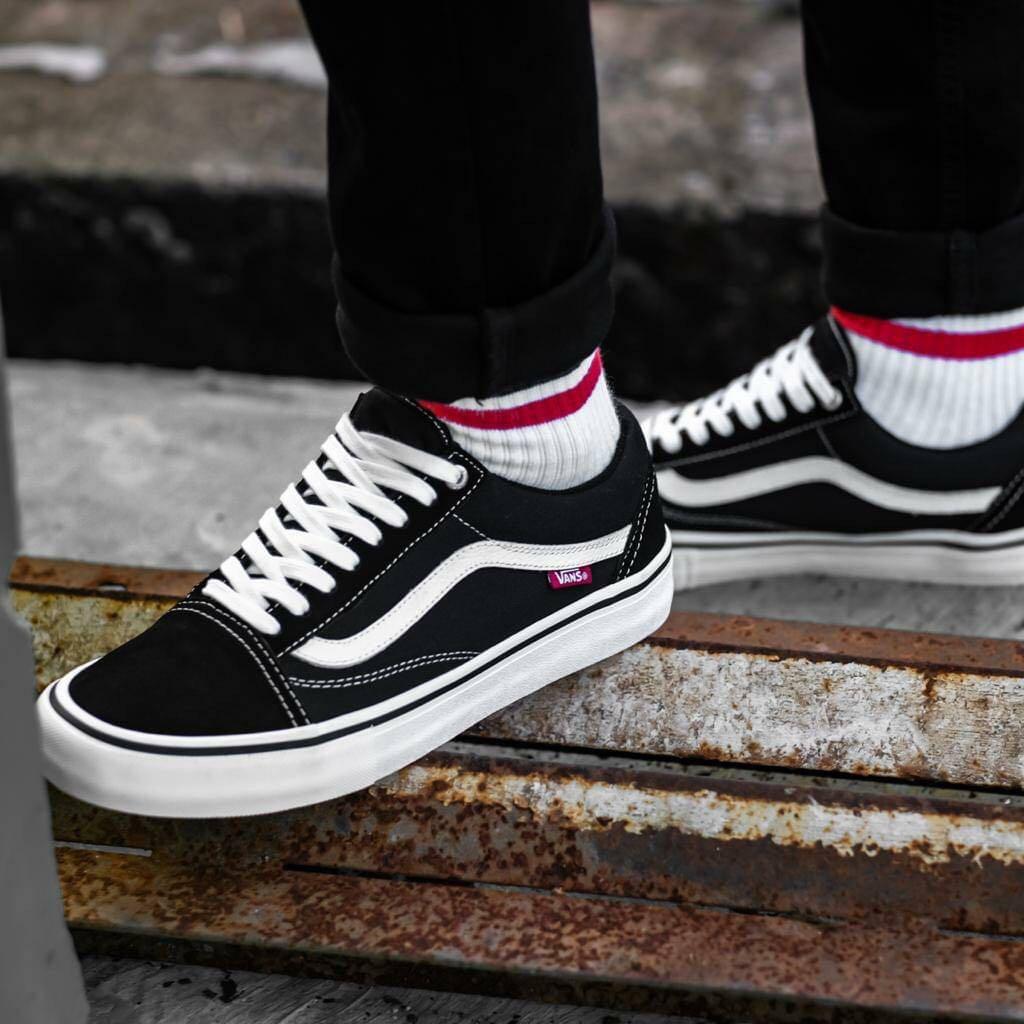 Sepatu Vans Oldskool Pro B W