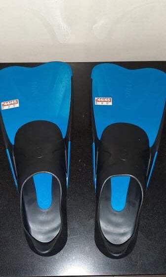 Swimming Fins (Category: Water Sports) located in Quezon City. Submitted by cjtumbaga (Listing ID 1035390429, Image 2). Description: Swimming Fins Slightly Used Bundle Size 6 & 9 for Php 1,500 ONLY .