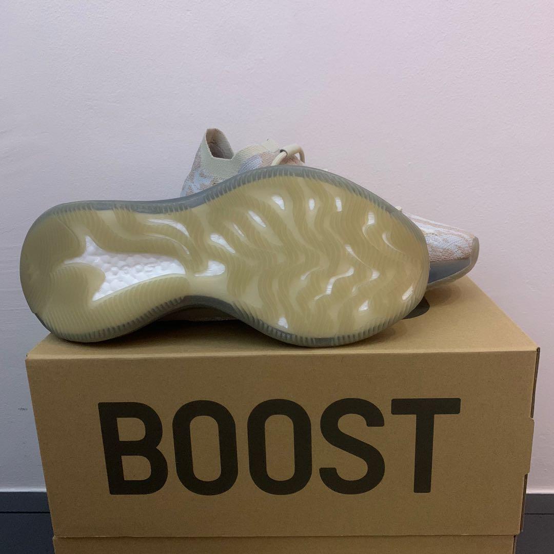 Yeezy 380 box dimensions top