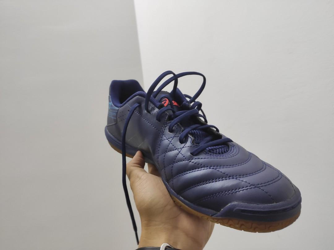 asics futsal shoes