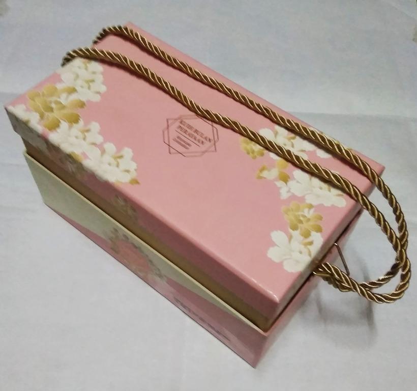 Baker S Cottage Mooncake Box Everything Else Others On Carousell