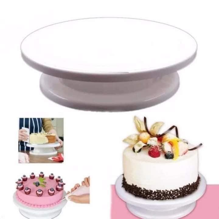 Bakeware Cake Decorating Decorating turntable (white) (Category: Bakeware) located in Cainta. Submitted by iubelle (Listing ID 1035653605, Image 1). Description: .