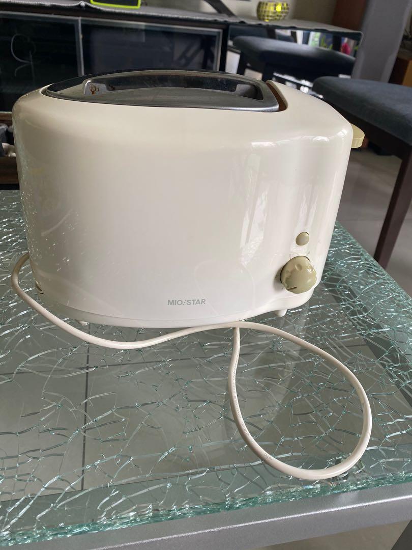 Bread toaster (Category: Breadmakers) located in Kuala Lumpur. Submitted by revivedtresures (Listing ID 1035628545, Image 1). Description: Bread toaster bought in Switzerland. Basic functions. Good working conditions. Self collect with a deposit banked in to reserve item. .