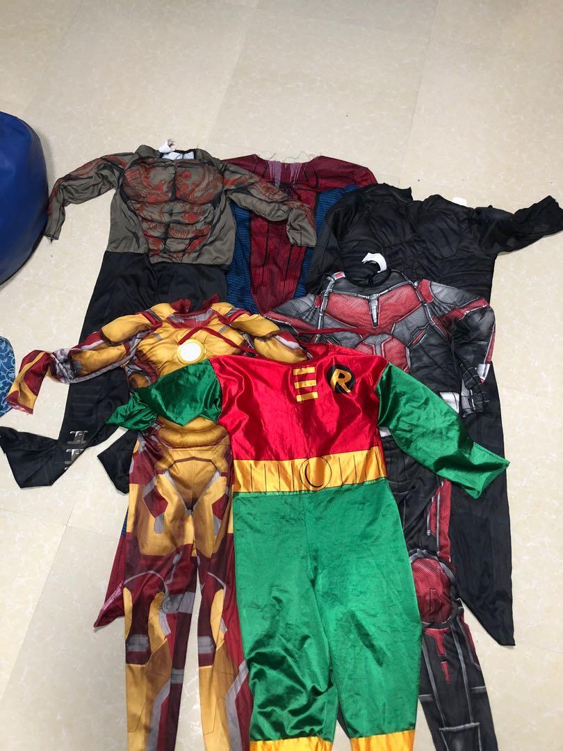 Costume (as pack) (Category: Formal Shirts) located in Taguig. Submitted by donpakundo13 (Listing ID 1035736048, Image 1). Description: Maliit na sa anak ko,minor scratch,good condition,bagong laba pa.😊.