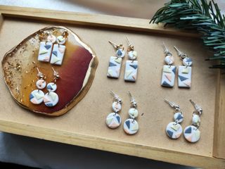 (Category: ) located in . Submitted by sellingthings8 (Listing ID 1035720168, Image 1). Description: .