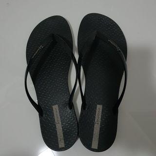 ipanema wave flip flops