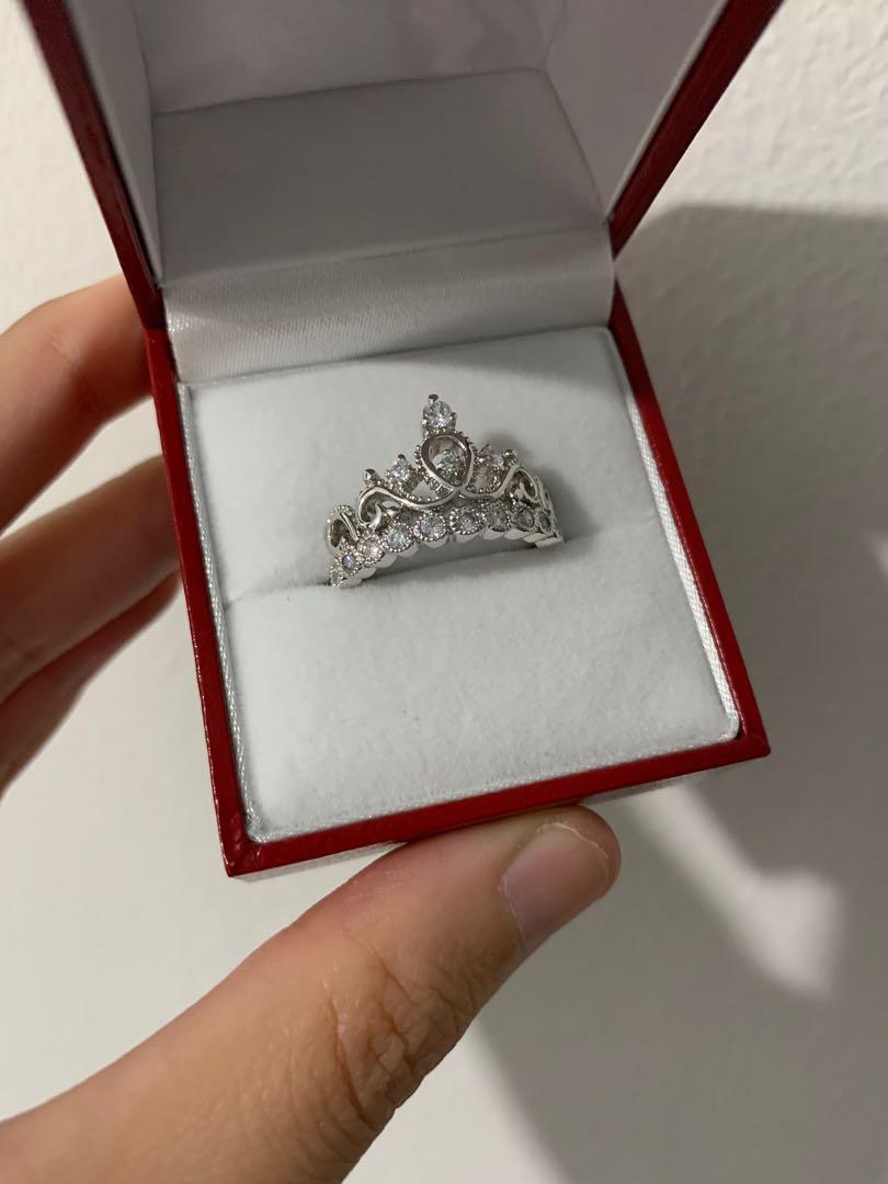 Queen crown sale diamond ring
