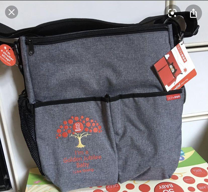 Skip Hop Diaper Bag (Category: Diaper Bags & Wetbags) located in Makati City. Submitted by egg.yolk (Listing ID 1035548334, Image 1). Description: ✅ Brand New ✅ Limited Edition- Exclusive to SG50 Babies! (babies born during nation’s SG50 celebration) .