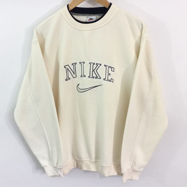 white nike spell out sweatshirt