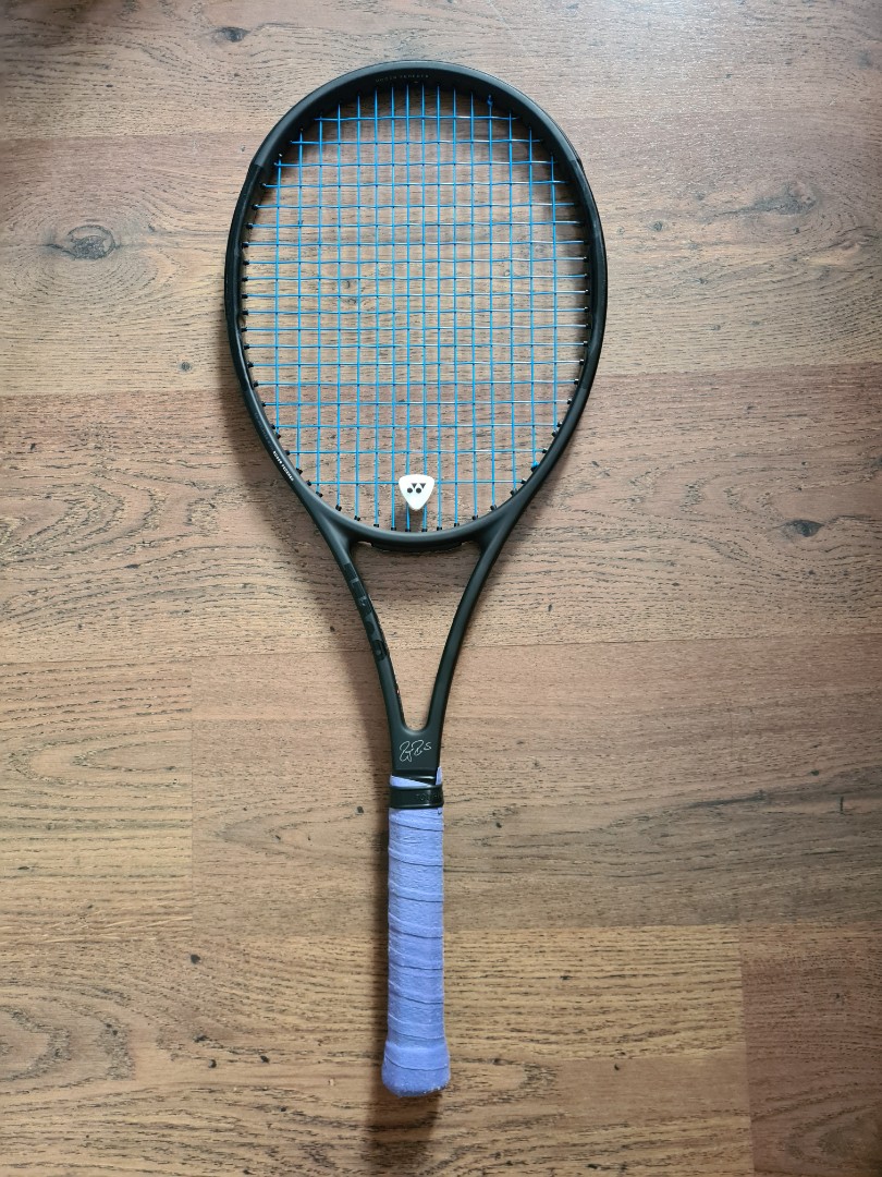 pro staff RF97 V11グリップサイズ2