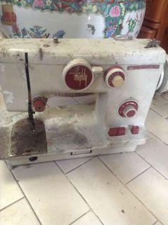 Antique USA sewing machine