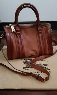 (Category: ) located in . Submitted by bags.decluttering (Listing ID 1035834079, Image 1). Description: .
