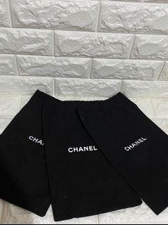 Dust bag Chanel Auth, 19×32 cm, Sisa 1 pcs, Kondisi Ok, Harga tertera per piece