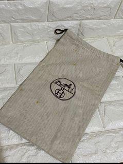 Hermes dust bag Auth, 20×34 cm, kondisi ok, Kotor penyimpanan saja