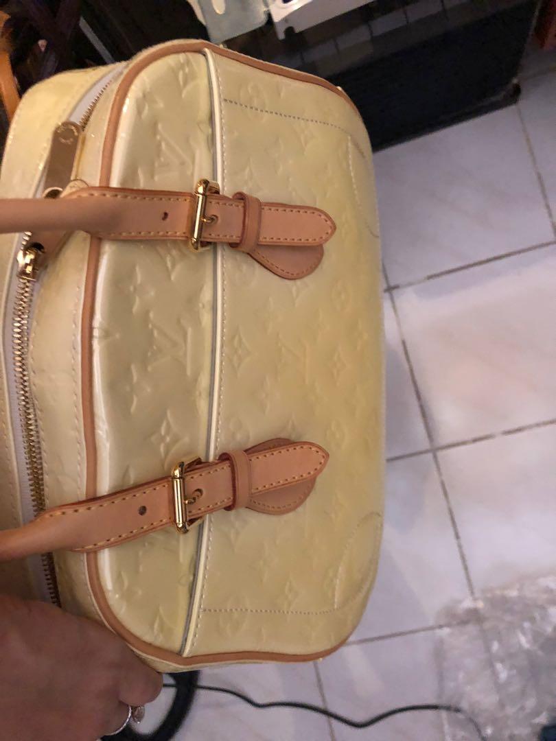 Louis Vuitton Perle Monogram Vernis Summit Drive Bag at 1stDibs