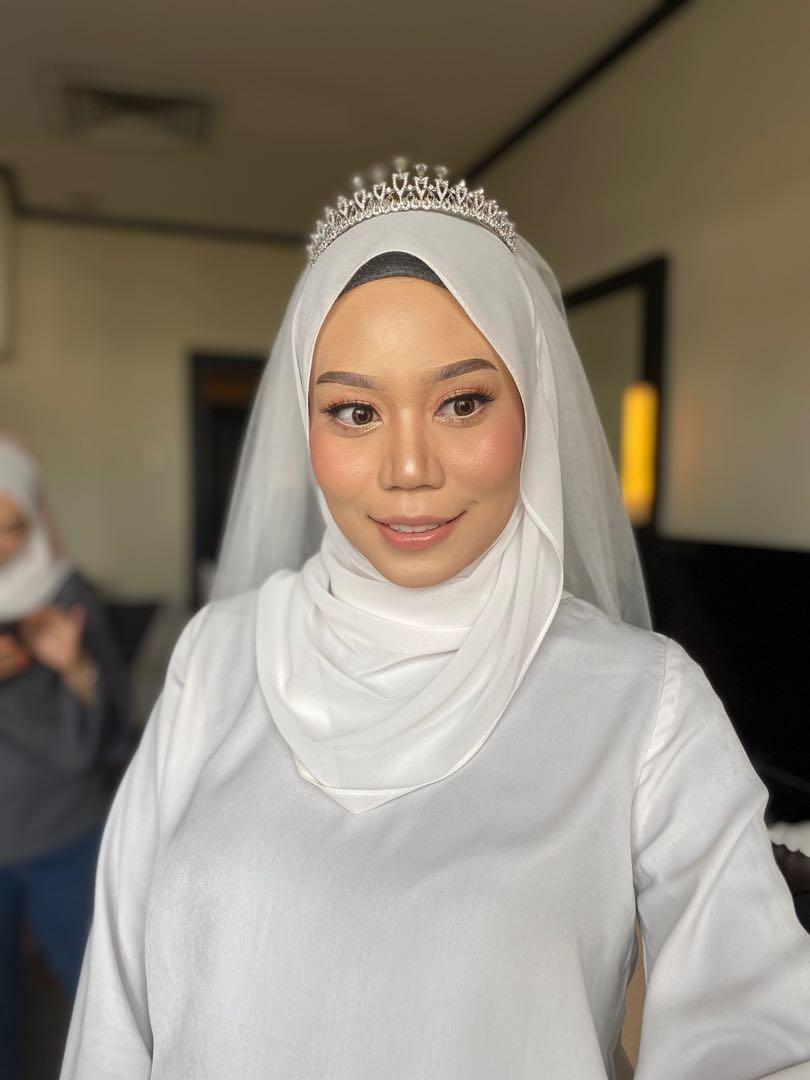 Makeup Murah (Category: Makeup) located in Kuala Lumpur. Submitted by stuffbymyrra (Listing ID 1035955549, Image 1). Description: IG: @facesbymyrra Makeup rate: RM150 - RM250 exc transport.