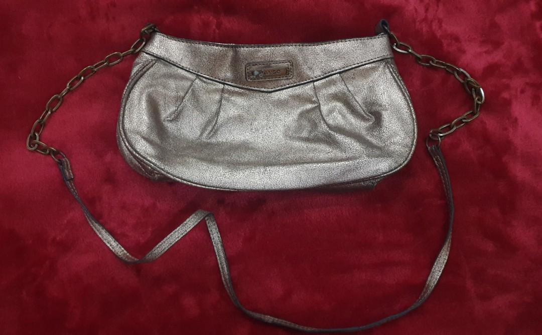 MANGO Vintage Sling Bag (Category: Cross-body Bags) located in Manila. Submitted by lylmaster (Listing ID 1035897973, Image 3). Description: MANGO Vintage Style Sling Bag Preloved, UNUSED 💯💯💯 Guaranteed Authentic Shipping c/o Buyer.