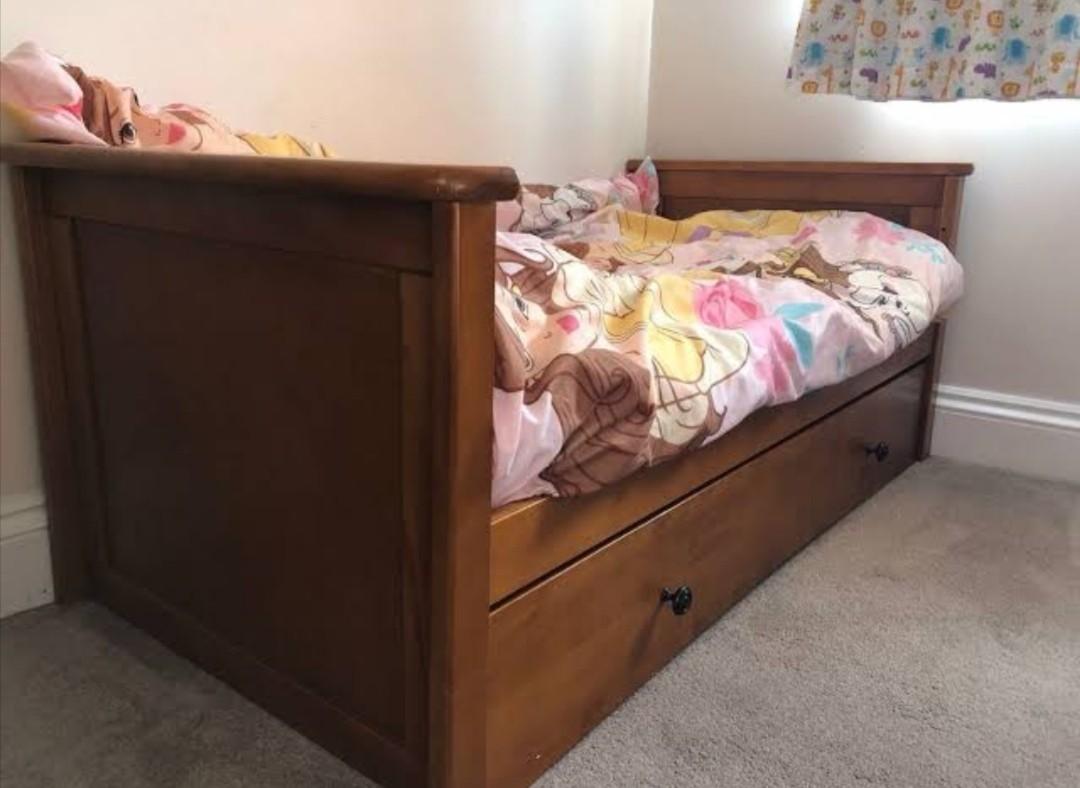 Harrogate cot deals bed mothercare