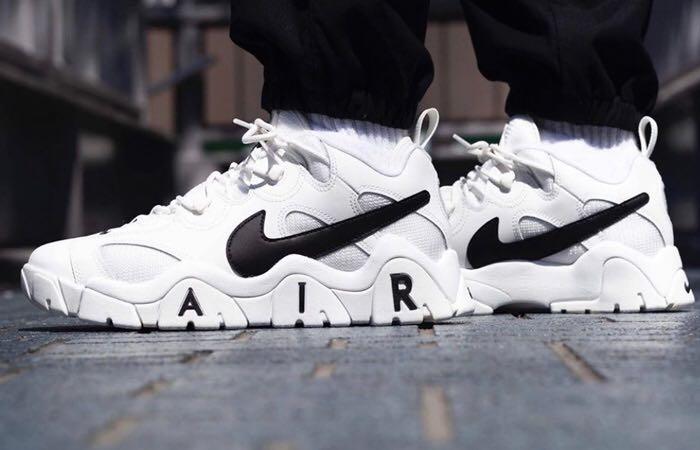 Nike air barrage low black and white clearance