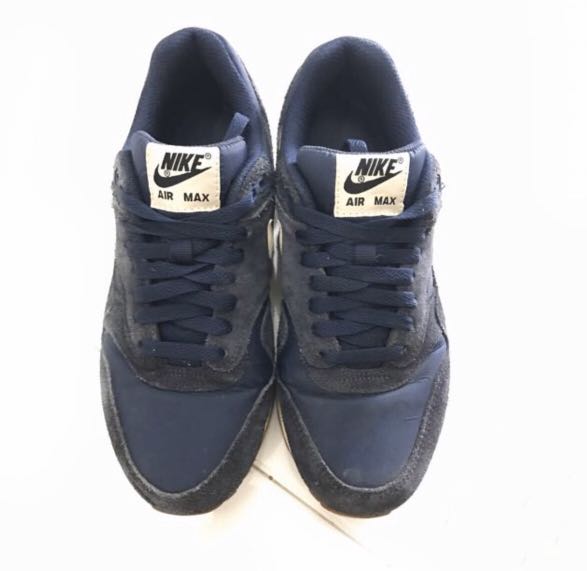 Nike air essential 1 top