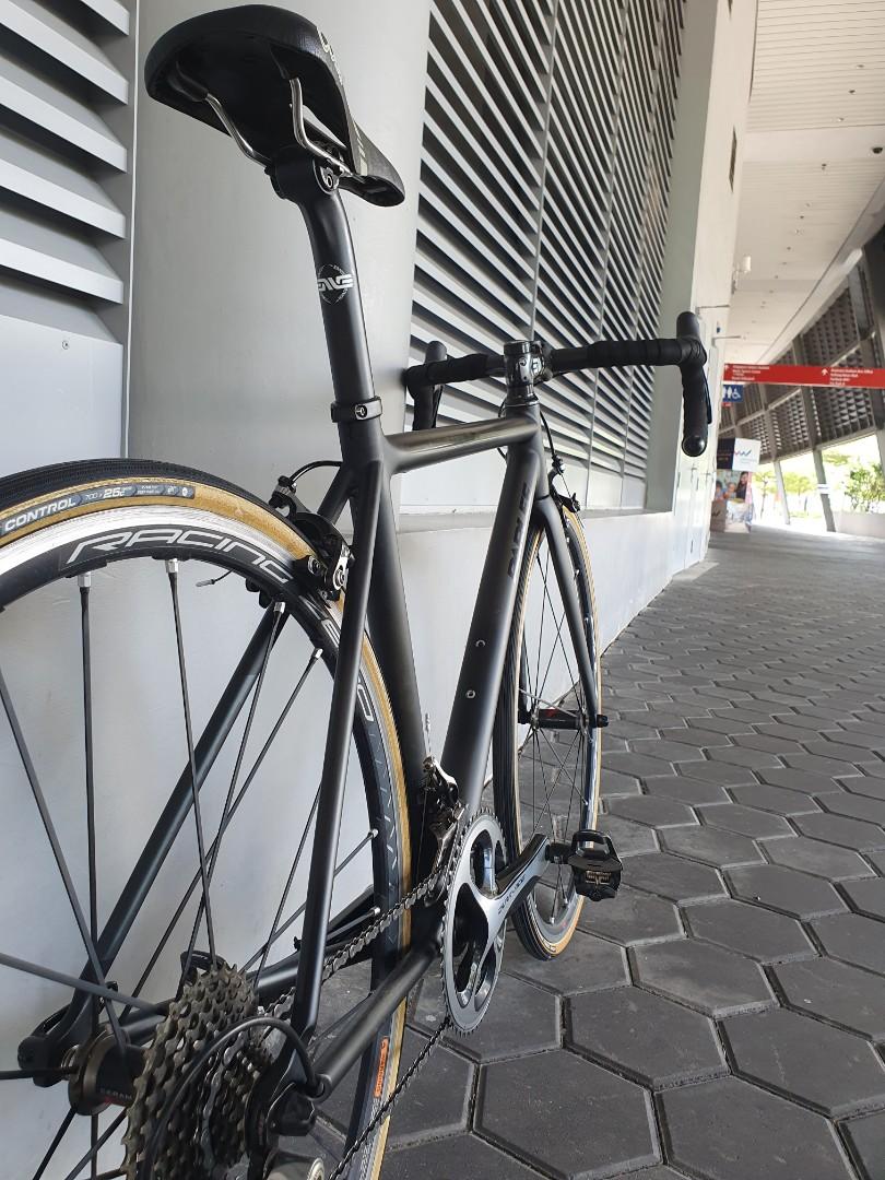 Parlee Z5 SLI with Dura ace 9000 6.5kg KOM bike. Not sworks SL7, Sports