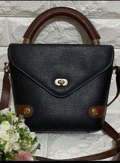 Philppe Chariol Authentic, Vintage,Full Leather, Panjang Bawah 19 cm,  Panjang Atas  24 cm× 19 cm× 7 cm, Kondisi 90% Ok, Bag only
